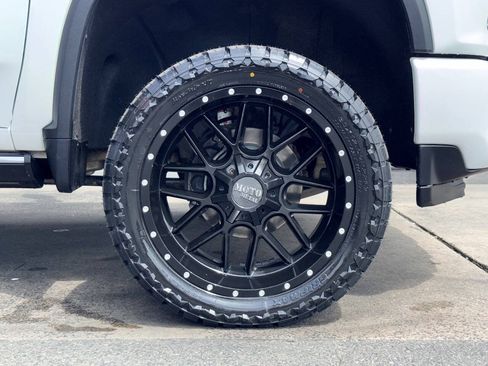 Used 2022 Chevrolet Silverado 2500 High Country w/ Z71 Off-Road Package AWD/4WD image 13