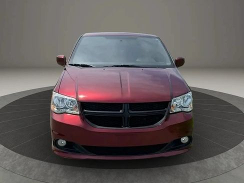 Used 2018 Dodge Grand Caravan GT FWD image 2