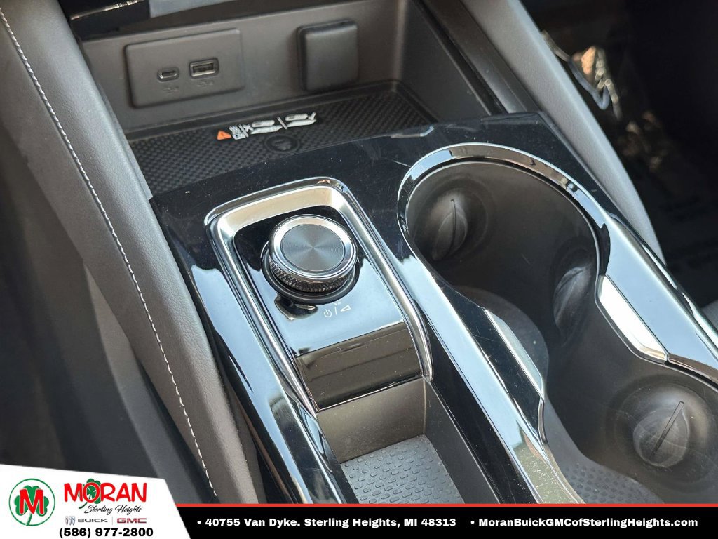 Certified 2025 Buick Envision Preferred AWD/4WD image 30