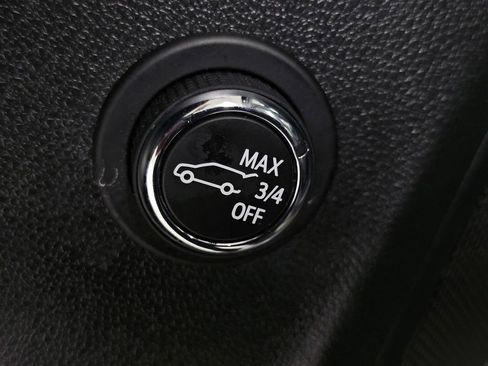 Used 2025 Buick Envision Avenir AWD/4WD image 33