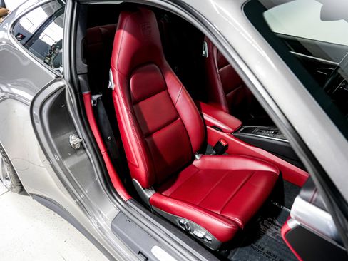 Used 2019 Porsche 911 Carrera 4S image 31