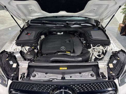 Used 2020 Mercedes-Benz GLC 300 4MATIC image 12
