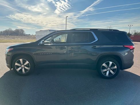 Used 2021 Chevrolet Traverse LT w/ LT Premium Package AWD/4WD image 38