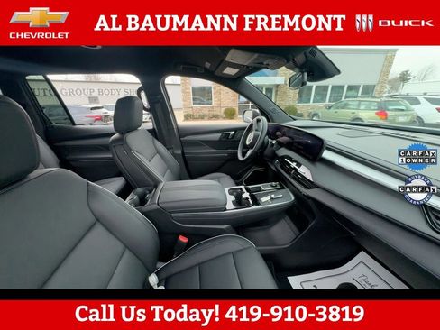Used 2025 Buick Enclave Preferred AWD/4WD image 15