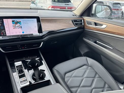 New 2026 Volkswagen Atlas SE image 12