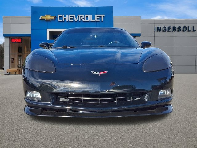 Used 2007 Chevrolet Corvette Coupe w/ Performance Package RWD image 19