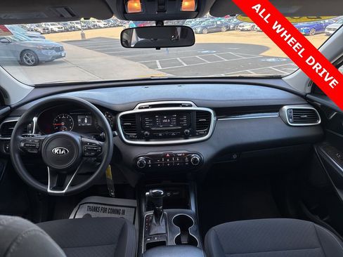 Used 2017 Kia Sorento LX image 10