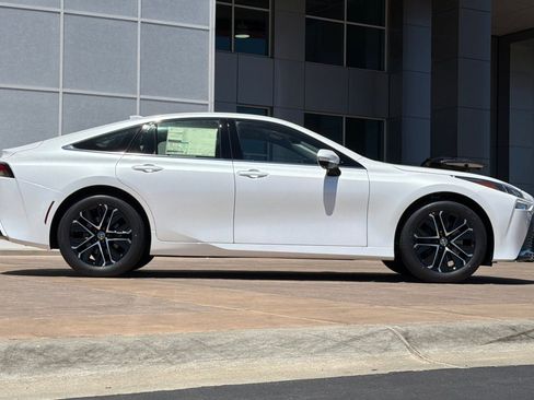 New 2026 Toyota Mirai RWD image 3