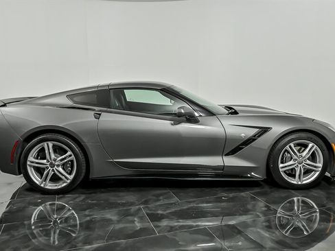 Used 2016 Chevrolet Corvette Stingray Coupe RWD image 10