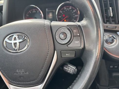 Used 2017 Toyota RAV4 SE image 24
