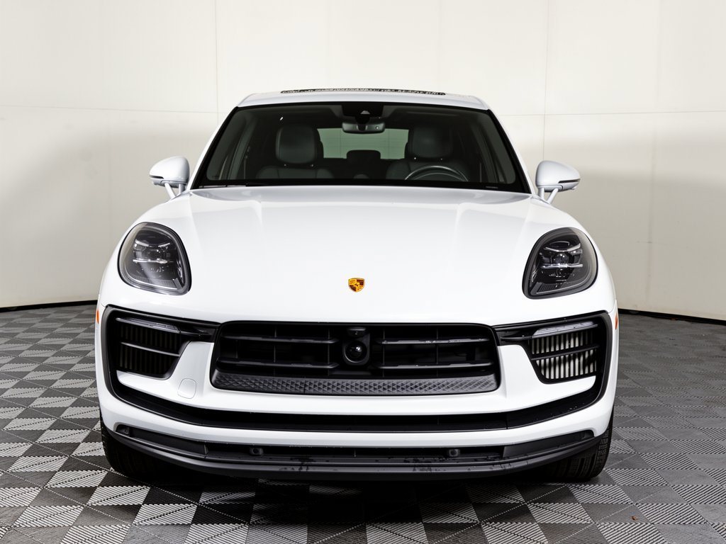 Certified 2022 Porsche Macan S AWD/4WD image 7