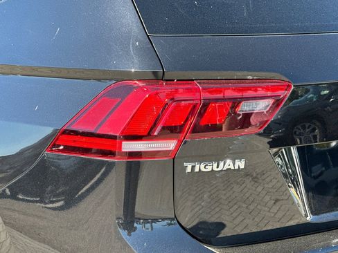 Used 2021 Volkswagen Tiguan S image 26