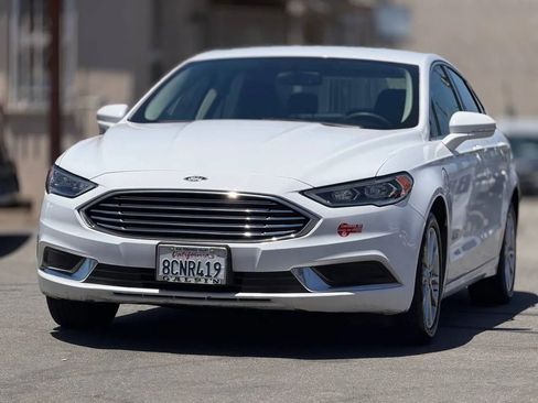 Used 2018 Ford Fusion Energi SE FWD image 4