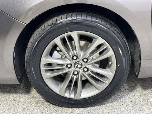 Used 2017 Toyota Camry SE image 16