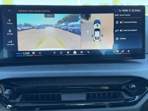 Used 2025 BMW 430i Coupe w/ Premium Package image 28