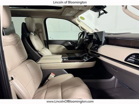 Used 2024 Lincoln Navigator Reserve AWD/4WD image 17