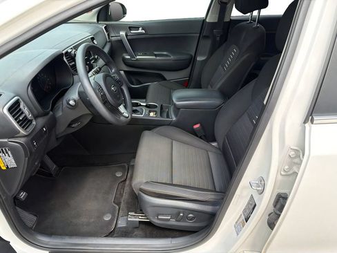 Used 2017 Kia Sportage LX w/ LX Popular Package FWD image 3