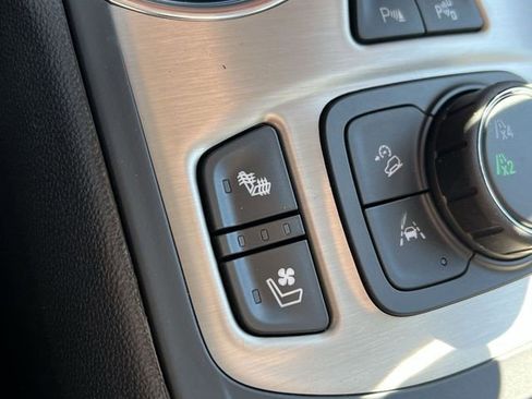 Used 2023 GMC Terrain Denali w/ Denali Premium Package image 16