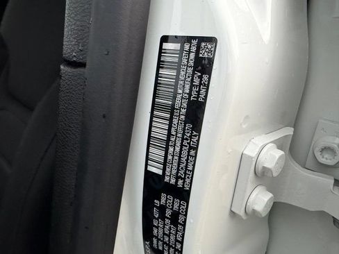 Used 2020 Jeep Renegade Latitude FWD image 20
