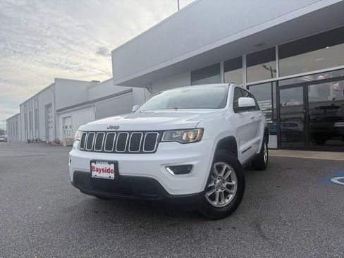 Used 2020 Jeep Grand Cherokee Laredo image 7
