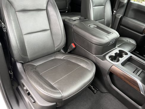 Used 2020 GMC Sierra 1500 SLT image 24