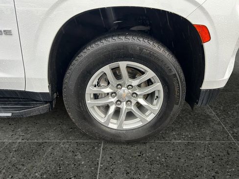 Used 2024 Chevrolet Tahoe LT w/ Luxury Package image 9