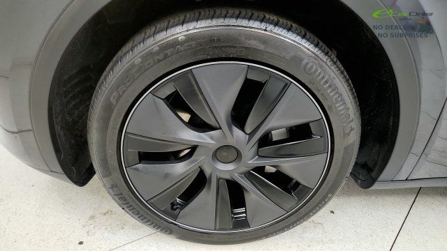 Used 2025 Tesla Model Y Long Range RWD image 79