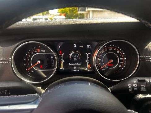 Used 2021 Jeep Wrangler Unlimited Sahara w/ Uconnect 4C Nav & Sound Group AWD/4WD image 20