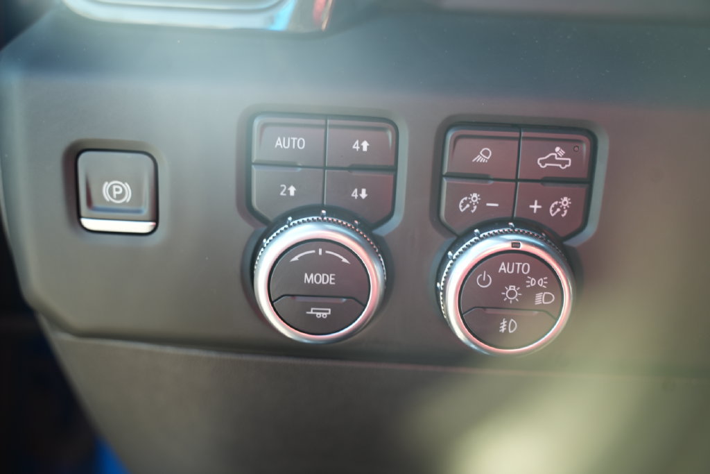 Used 2022 GMC Sierra 1500 AT4 w/ AT4 Premium Package AWD/4WD image 36