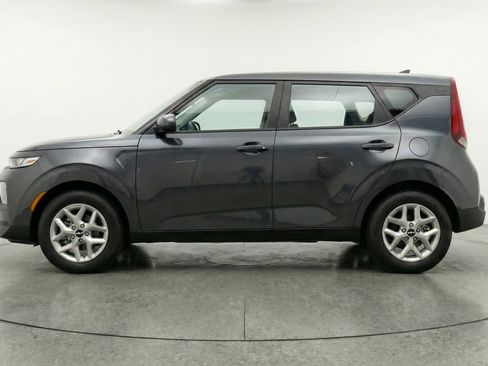 Used 2025 Kia Soul LX w/ LX Technology Package FWD image 5