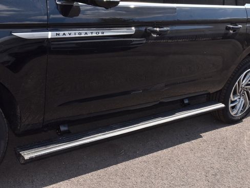 New 2025 Lincoln Navigator L Reserve image 41