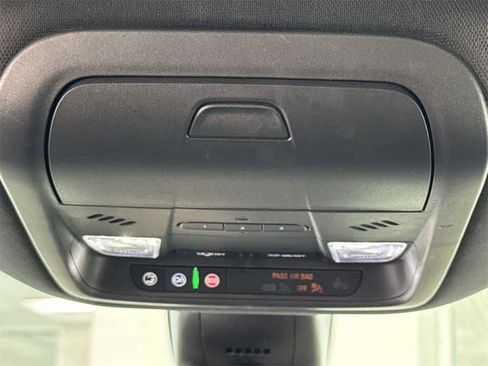 Used 2023 Buick Enclave Essence image 20