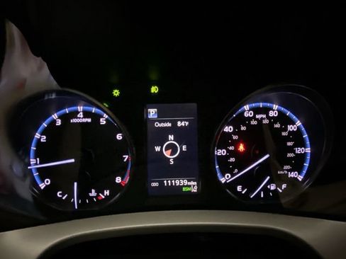 Used 2018 Toyota RAV4 Adventure AWD/4WD image 15