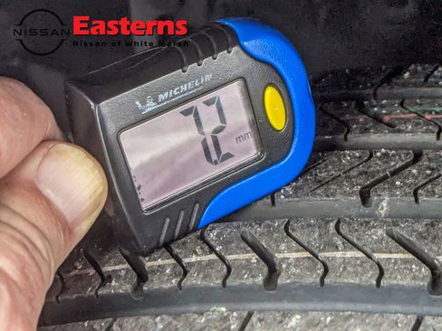 Used 2022 Nissan Rogue SV image 51