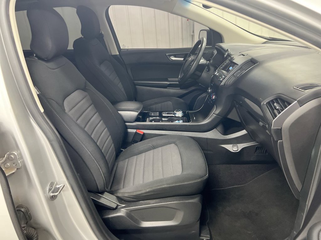 Used 2019 Ford Edge SE FWD image 21
