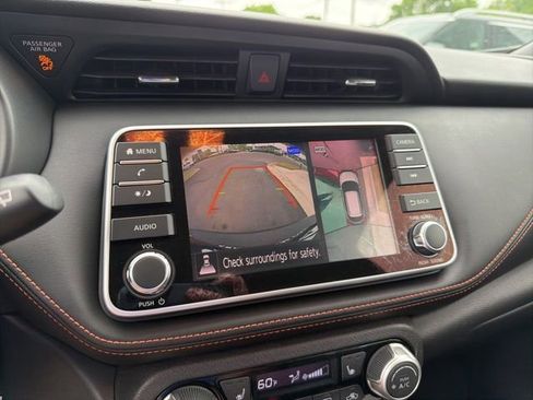 Used 2019 Nissan Kicks SR w/ SR Premium Package FWD image 17