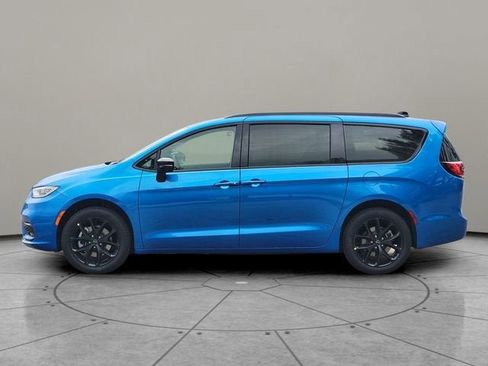 New 2026 Chrysler Pacifica Select AWD/4WD image 9