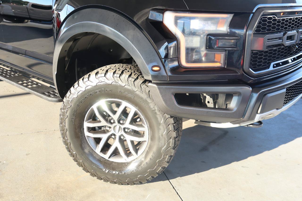 Used 2017 Ford F150 Raptor w/ Equipment Group 802A Luxury AWD/4WD image 4