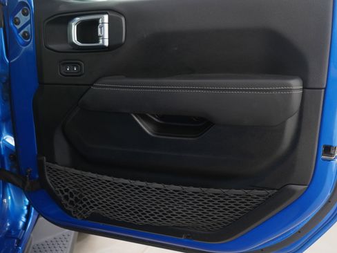 Used 2022 Jeep Wrangler Unlimited Sahara w/ Dual Top Group image 9