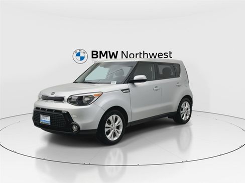 Used 2016 Kia Soul + image 9