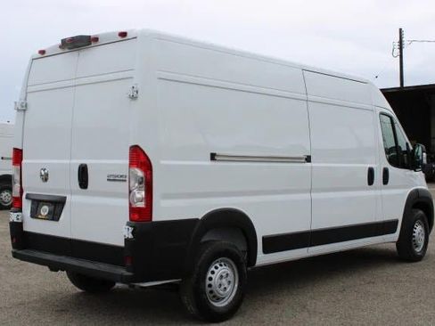 New 2025 RAM ProMaster 2500 w/ Convenience Group FWD image 4