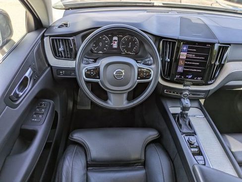 Used 2021 Volvo XC60 T5 Inscription image 17