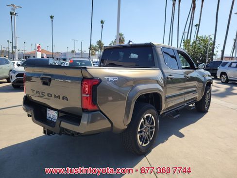 Certified 2025 Toyota Tacoma TRD Sport AWD/4WD image 4