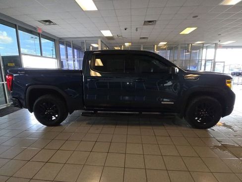 Used 2022 GMC Sierra 1500 Elevation w/ LPO, Elevation Black Package image 9