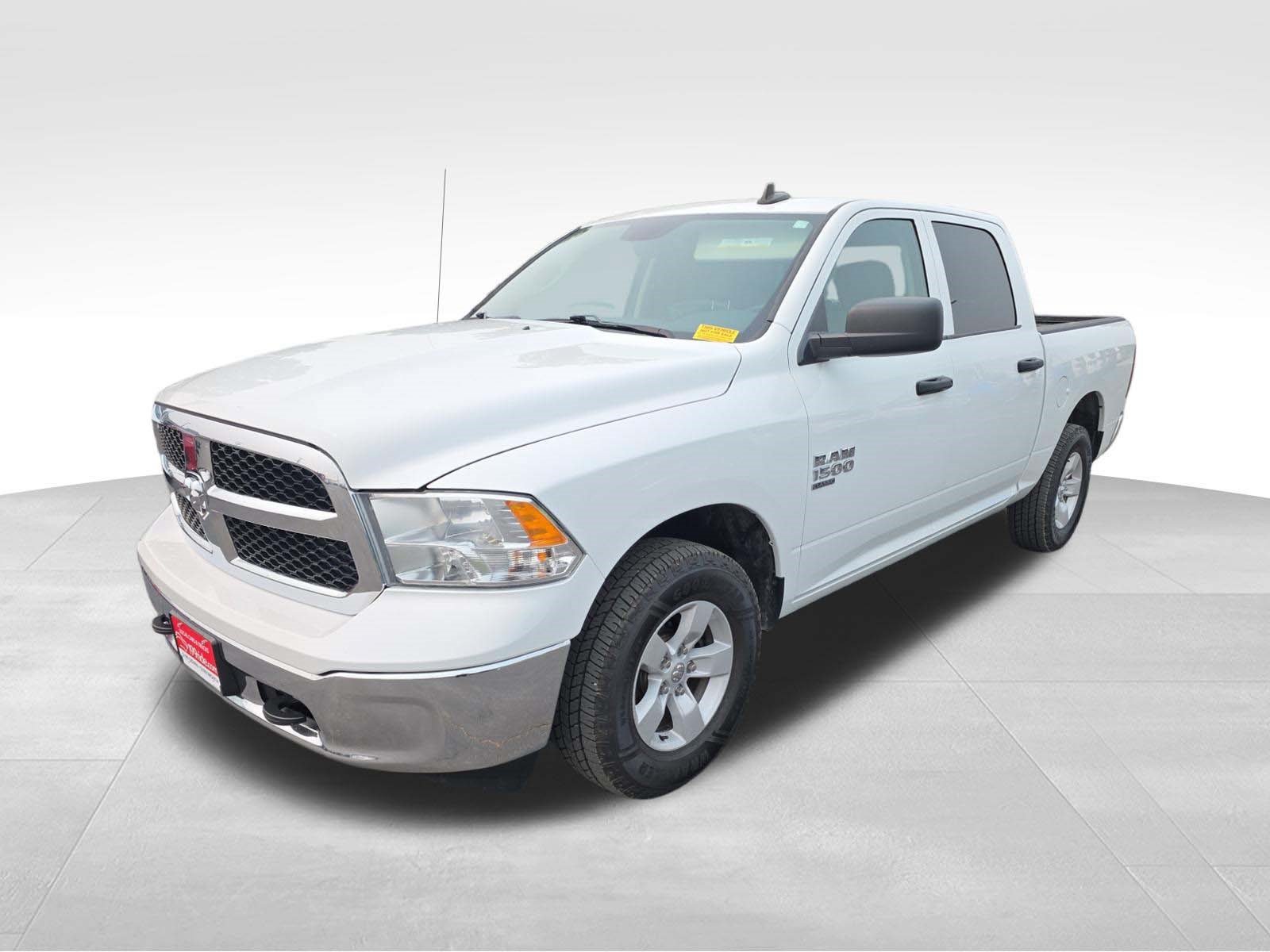 Used 2022 RAM 1500 Classic SLT w/ Electronics Group AWD/4WD image 1
