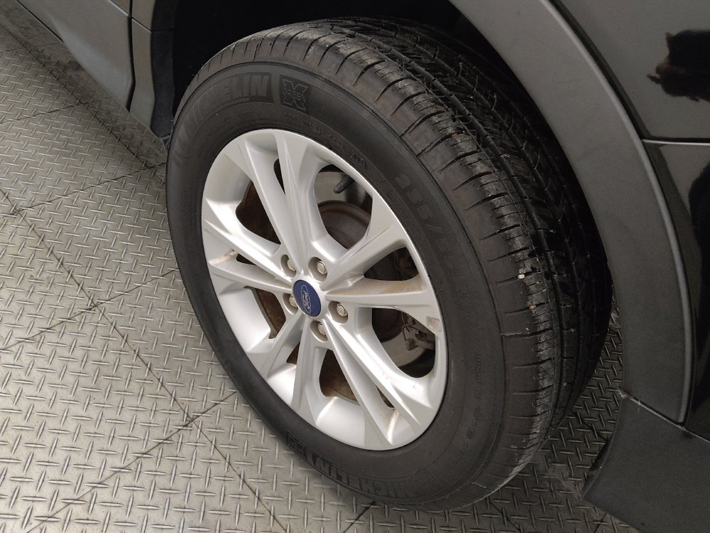 Used 2017 Ford Escape SE w/ Equipment Group 201A FWD image 31