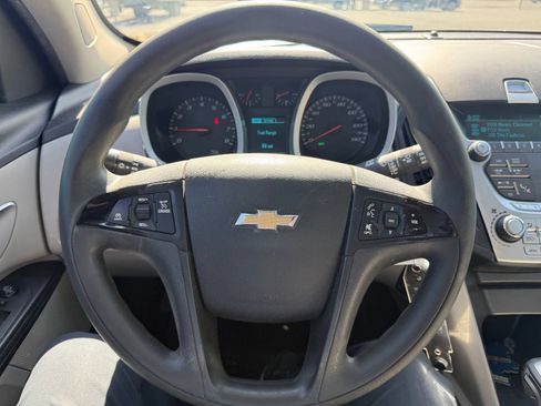 Used 2015 Chevrolet Equinox LS FWD image 18