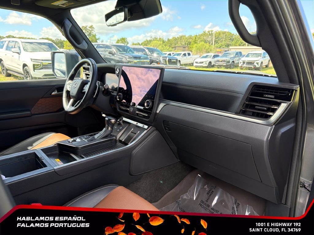Used 2025 Lexus GX 550 w/ Cold Area Package AWD/4WD image 27