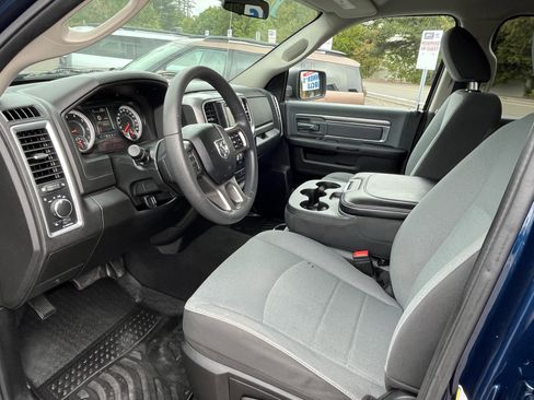 Used 2021 RAM 1500 Classic SLT image 9