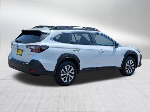 Used 2025 Subaru Outback Premium AWD/4WD image 7